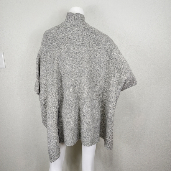 Ugg Joanna Fuzzy Boucle Grey Boho Poncho Size XS - Picture 4 of 16